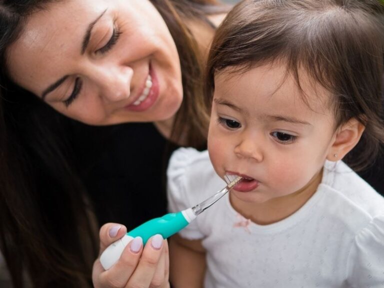 ¿Cuándo Y Cómo Comenzar A Lavar Los Dientes De Tu Bebe?